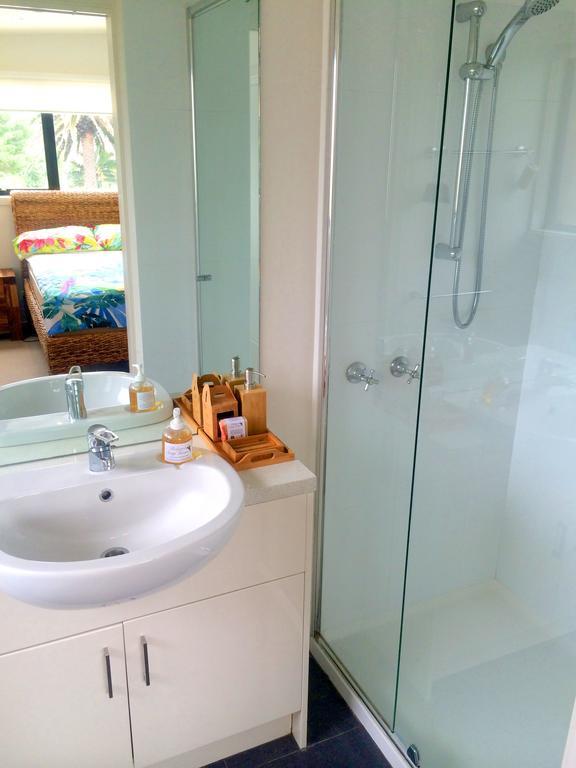 Award Winning Beach Front Retreat Франкстон Номер фото